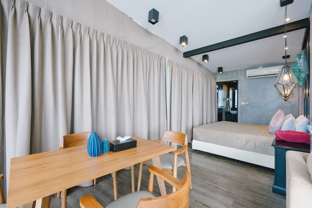 One-Bedroom Apartment with Sea View - Roof Top