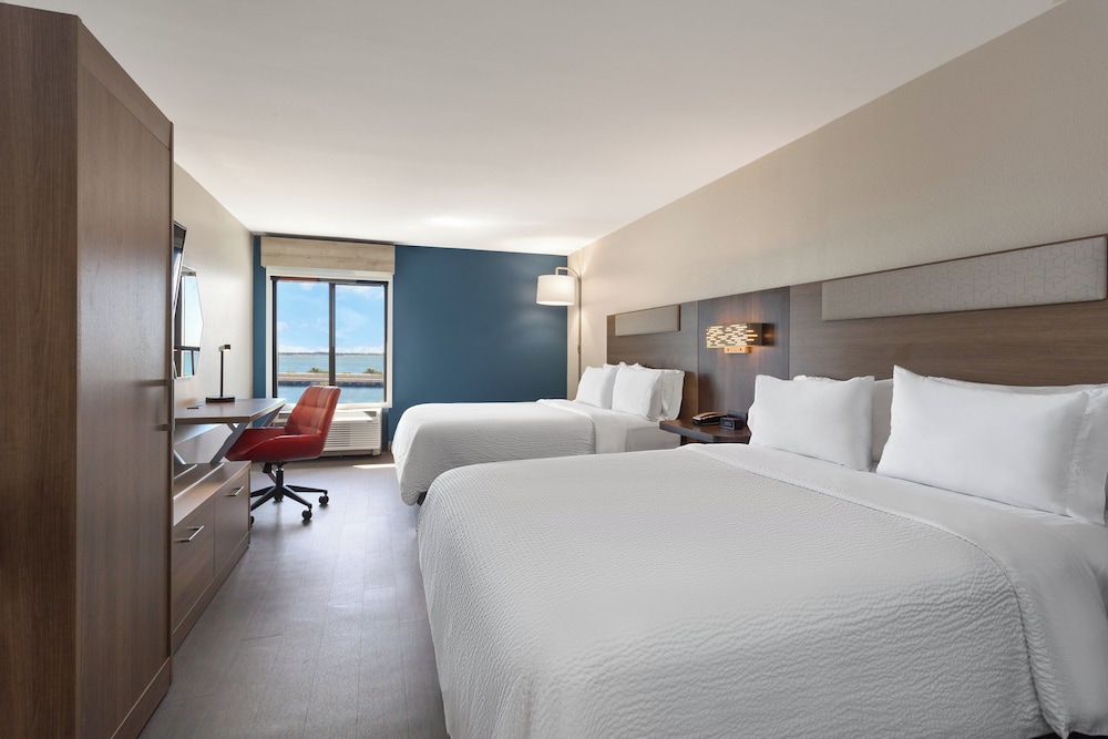 Suite, Multiple Beds, Bay View - Photo 2
