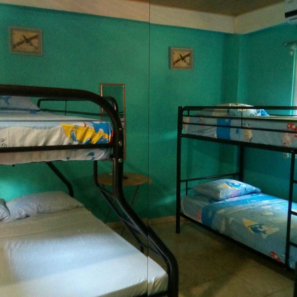 Family Room, Multiple Beds, Non Smoking photo 3