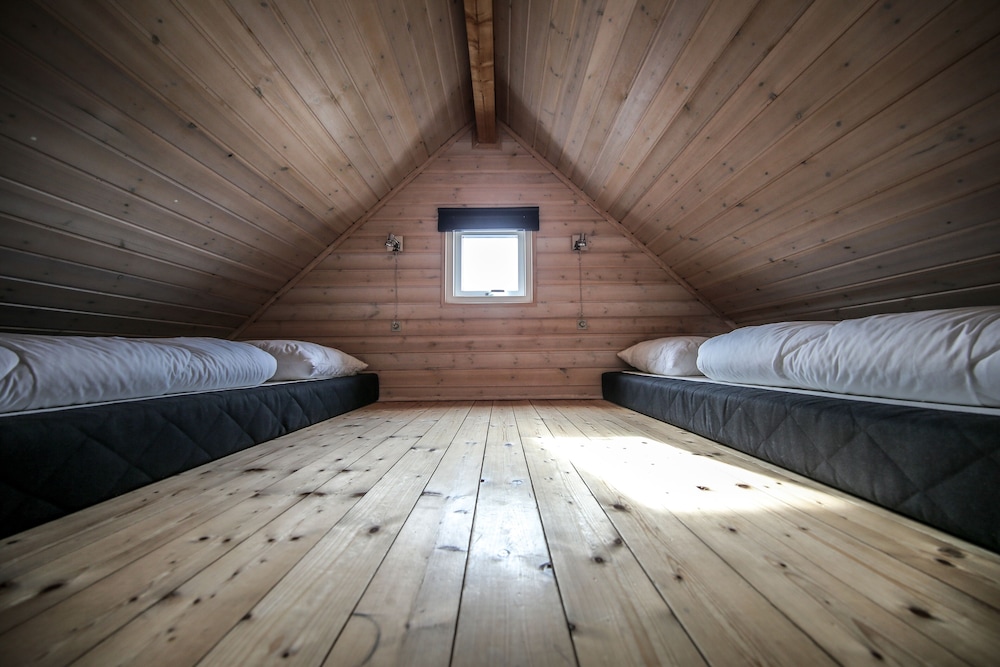 Standard Cabin, 2 Double Beds, Non Smoking thumbnail 5
