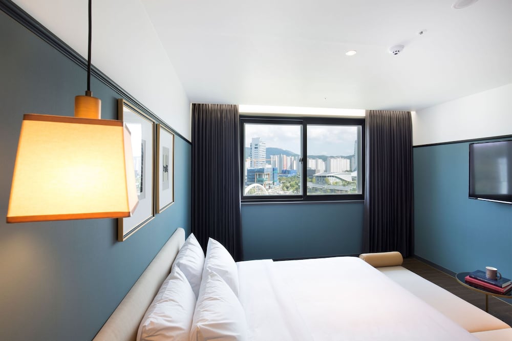 Deluxe Double Room, River View - Photo 4