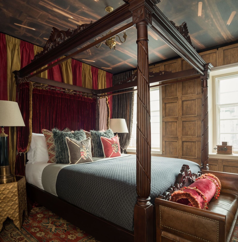 Luxury Single Room