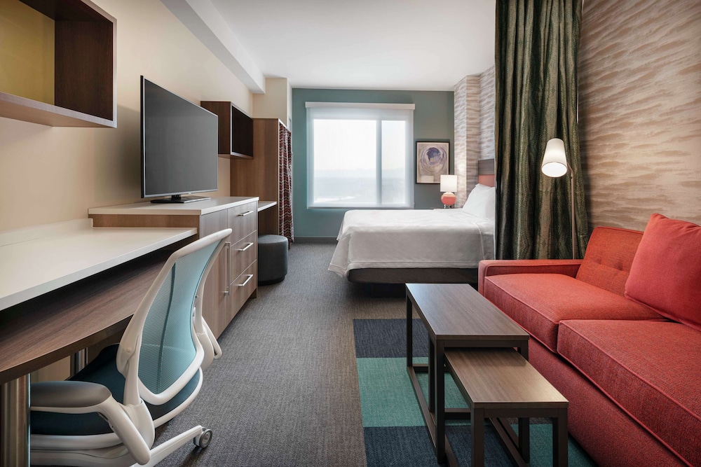 Studio, 1 King Bed, Accessible, Bathtub (Mobility & Hearing) - Photo 1