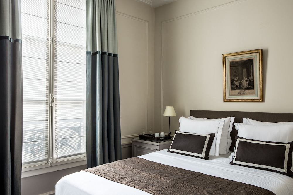 Hôtel Mansart bedroom photo