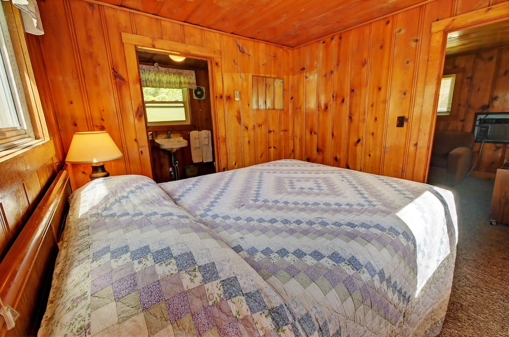 Classic Cabin, 1 Bedroom photo 1