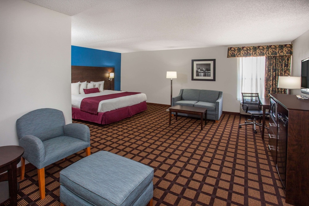 Studio Suite, 1 King Bed, Non Smoking - Photo 1