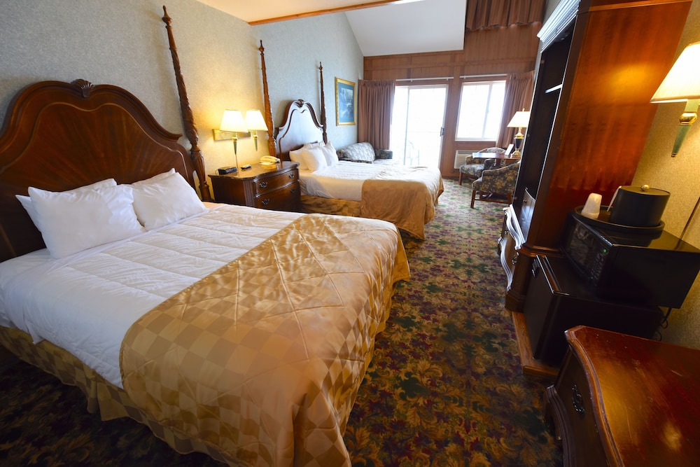 Deluxe Suite, 2 Bedrooms, Balcony, Lake Front photo 2