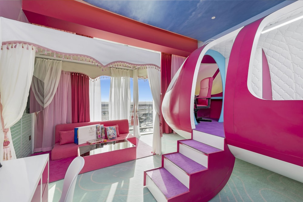 Family Suite, 1 King Bed (Barbie) photo 3
