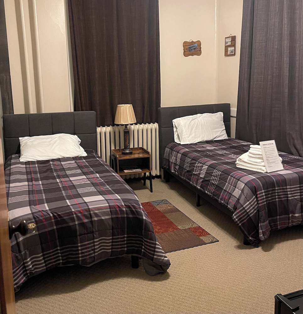Economy Double Room, 2 Twin Beds, Non Smoking