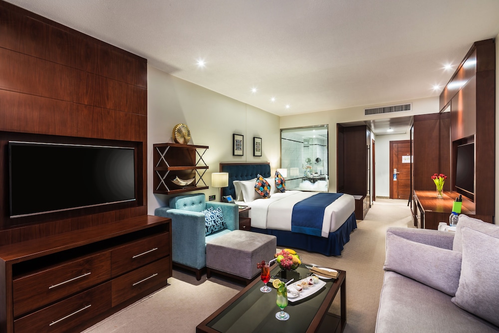 Superior Room, Jetted Tub