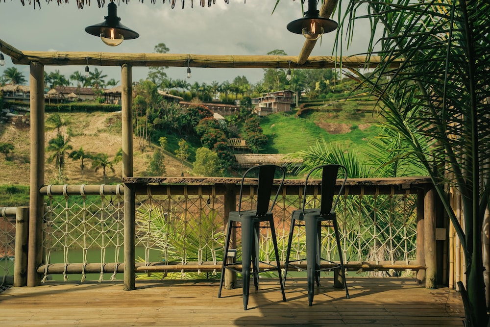 Lake view Villa photo 2