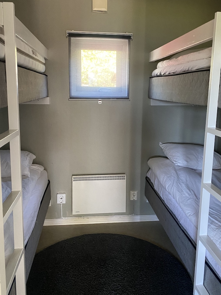 House, 1 Bedroom, Lake View, Beachside photo 3