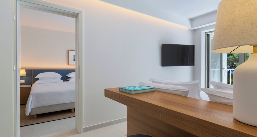 Family Room, 2 Bedrooms, Balcony, Sea Facing