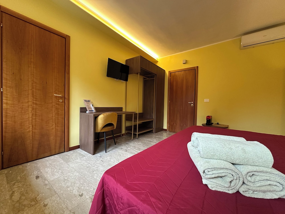 Deluxe Double or Twin Room, City View