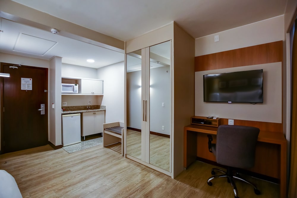 Luxury Suite, 2 Twin Beds, Non Smoking - Photo 5