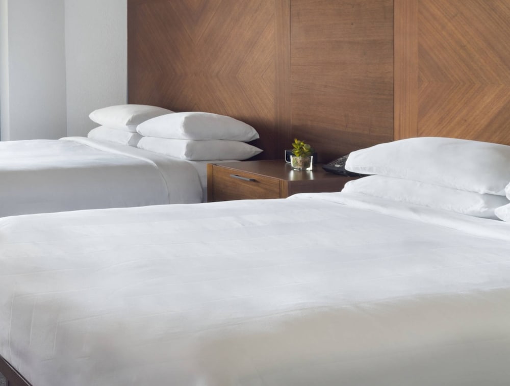 Studio Suite, 2 Queen Beds, Balcony - Photo 4