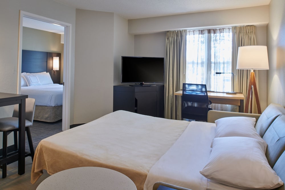 Suite, 1 Bedroom - Photo 3