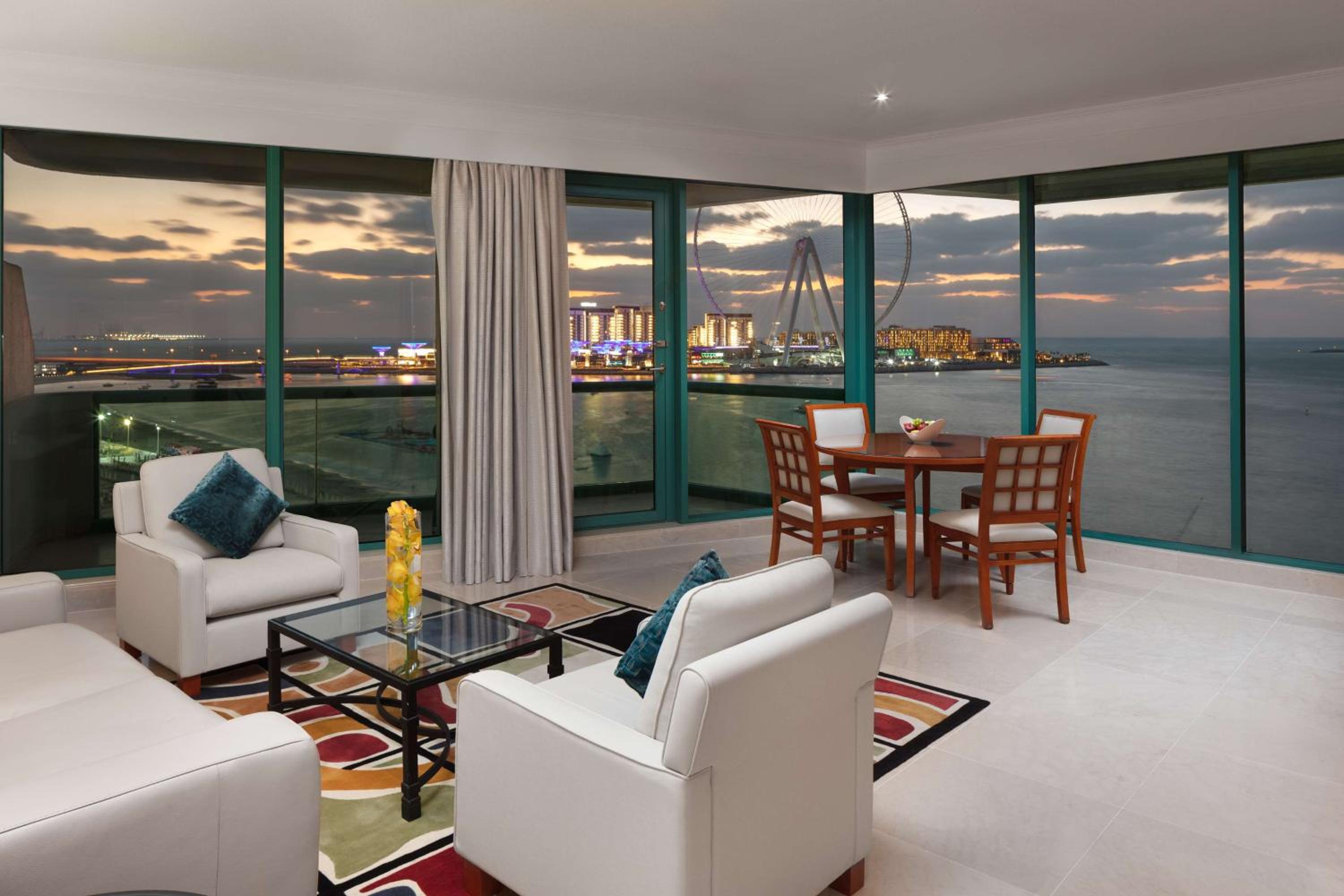 Gulf King Suite with Sea View and Balcony