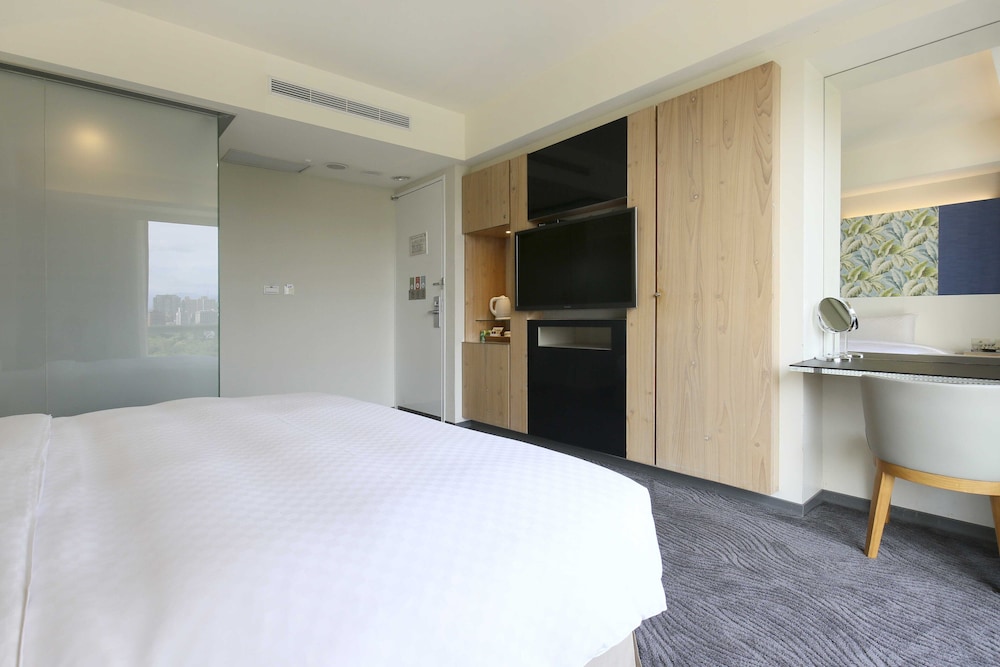Deluxe Room, Park View - Photo 2