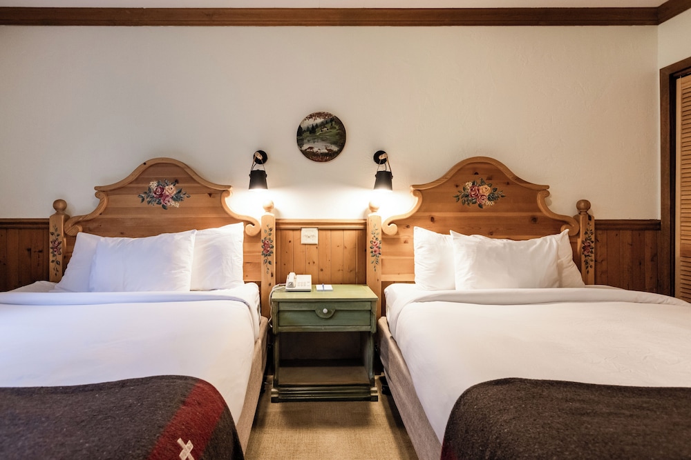 Standard Room, 2 Queen Beds photo 1