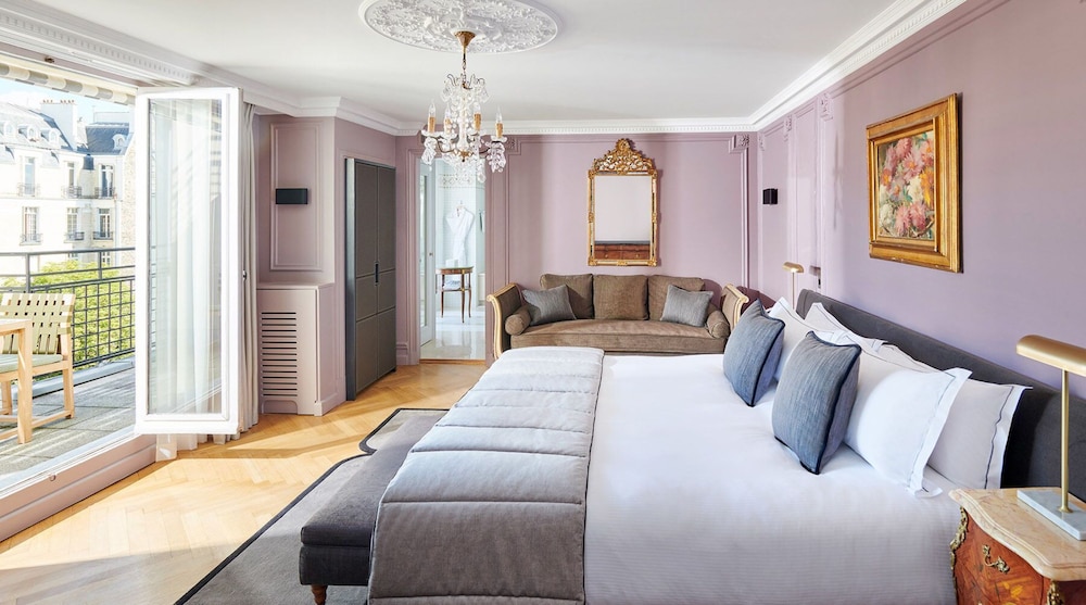 Signature Suite