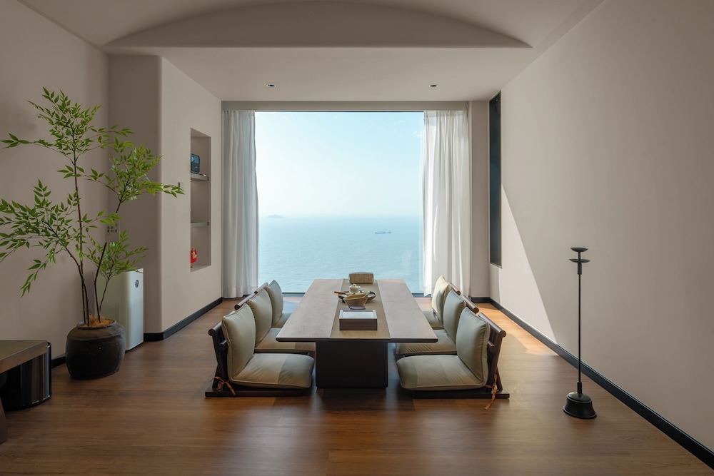Panoramic Studio Suite, 2 Bedrooms, Ocean View, Beachfront photo 1