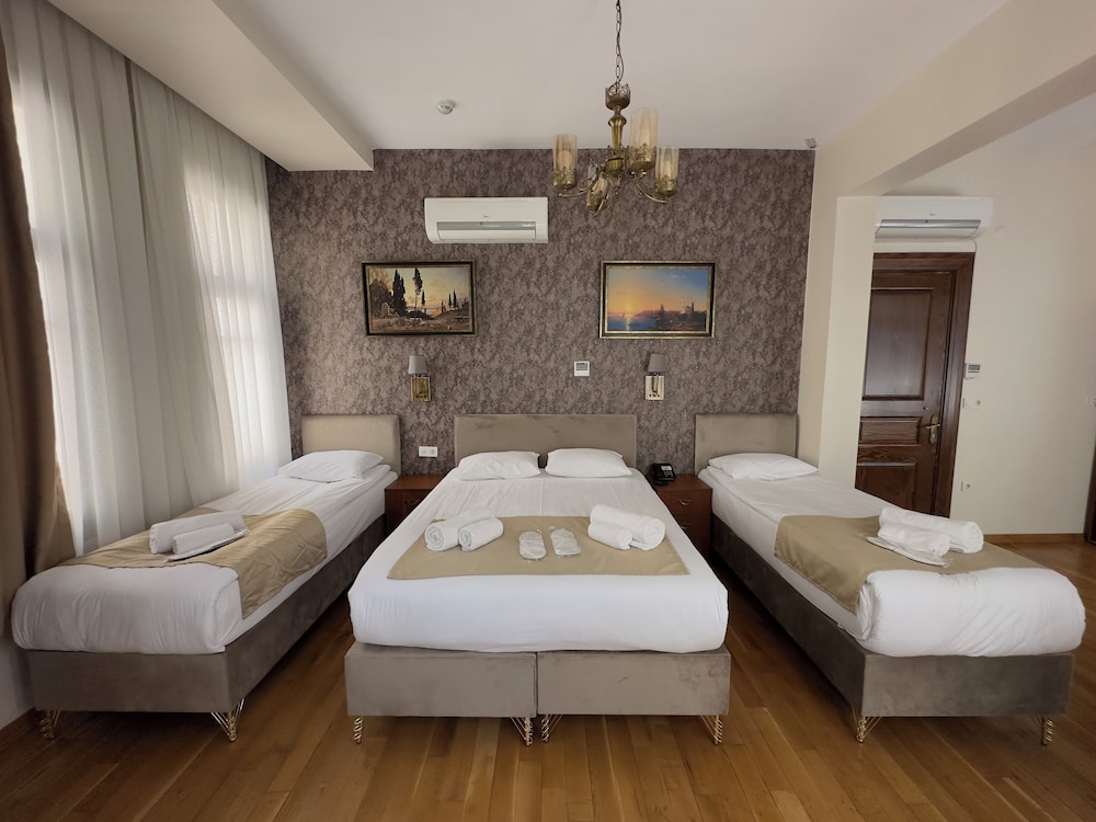 Family Quadruple Room photo 1