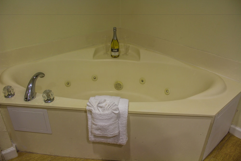 Apartment, 2 Bedrooms, Partial Ocean View - Photo 12