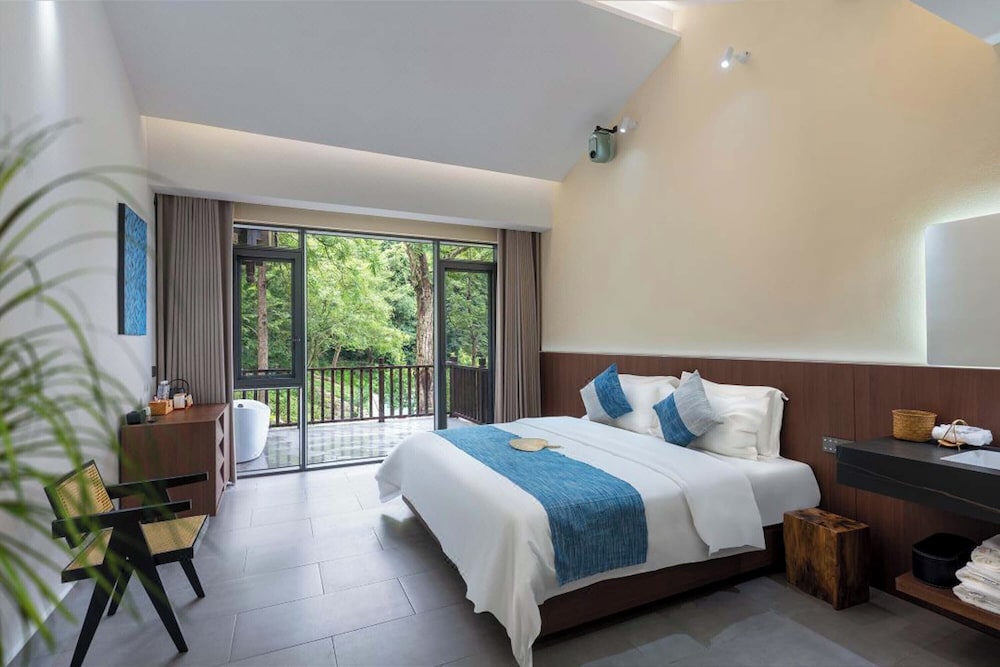Elite Double Room, Hill View photo 1