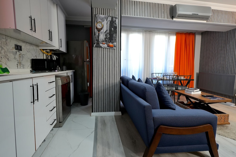Family Apartment, 2 Bedrooms, Balcony, Garden View photo 2