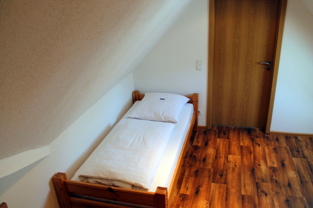 Basic Twin Room, Accessible, Non Smoking photo 2