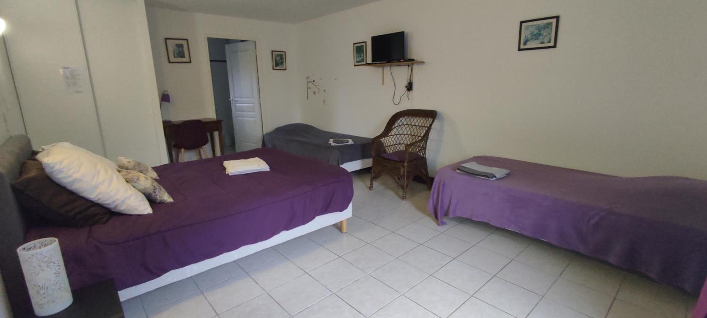 Quadruple Room - Photo 7
