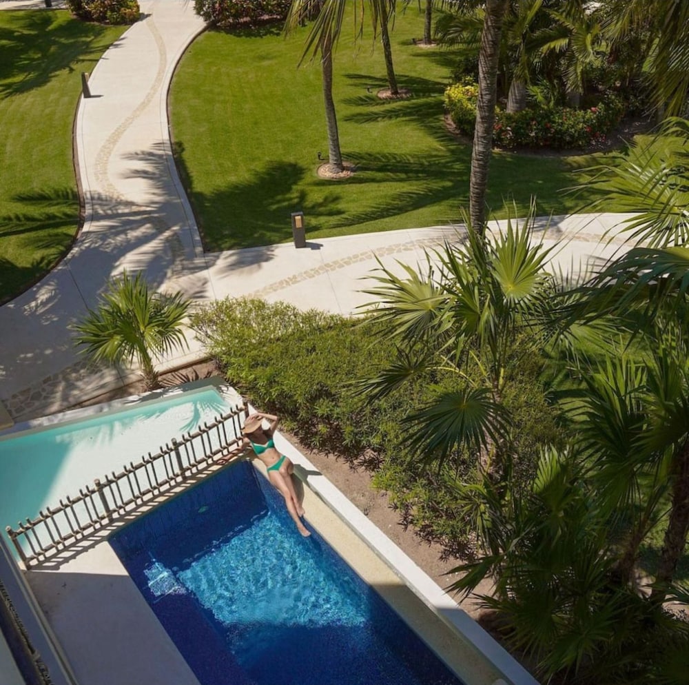 Preferred Club with Plunge Pool King Bed - Photo 3