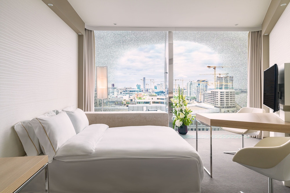 Family Suite, 1 King Bed with Sofa bed, City View