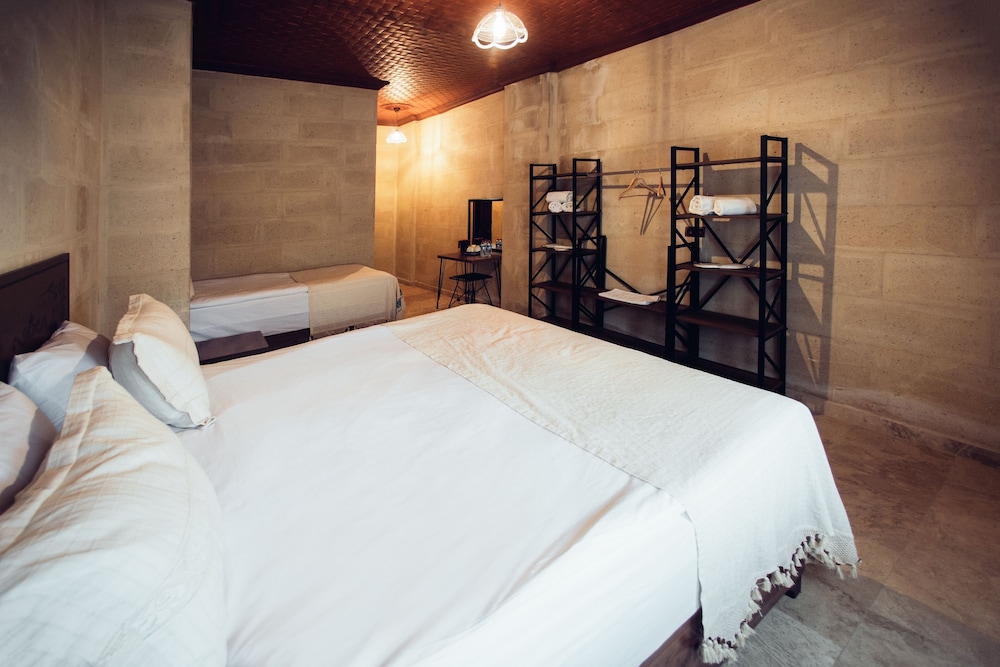 Deluxe Triple Room - Photo 6