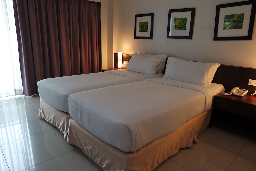 Superior Seaview Double room thumbnail 5