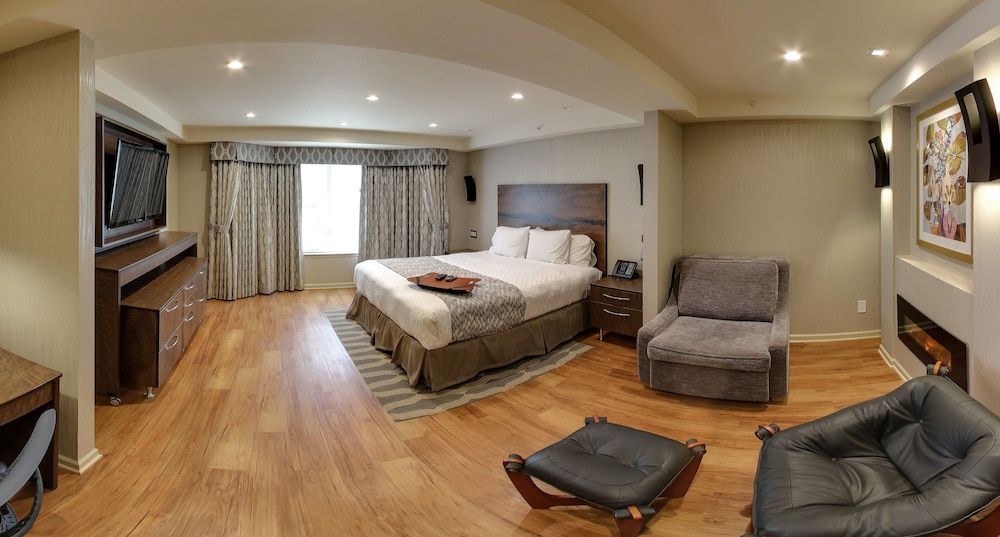 Economy Suite, 1 King Bed (Superior King Executive 413sqft) photo 1