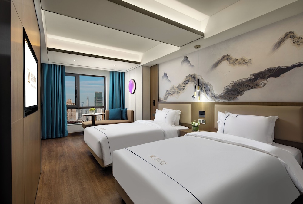 Chic Family Friendly Room