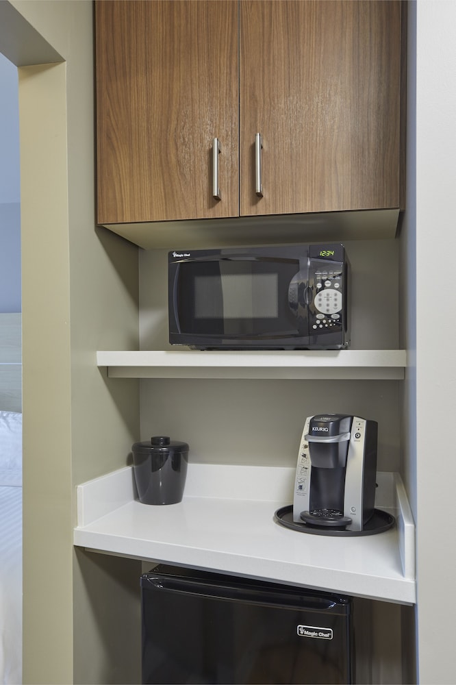 Suite, 1 King Bed, Accessible (Communications) photo 1
