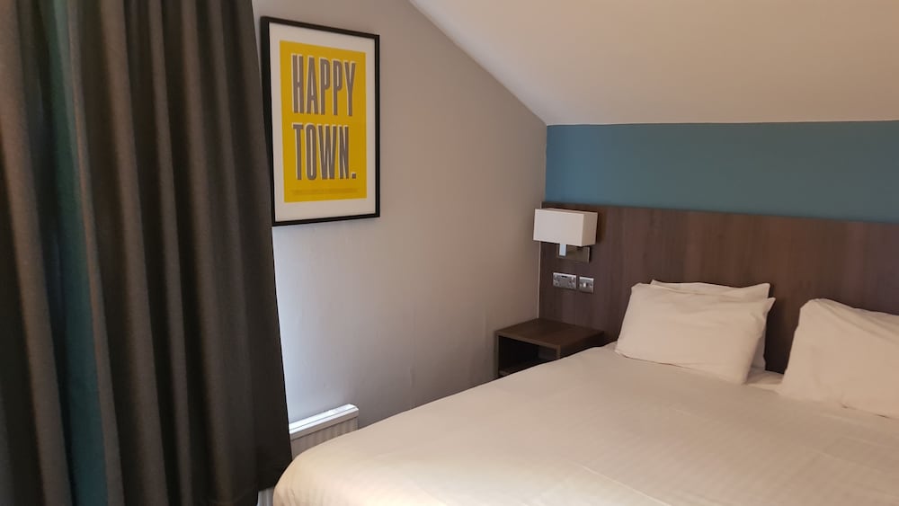 Standard Room, 1 Double Bed, Non Smoking (Small Room) photo 2