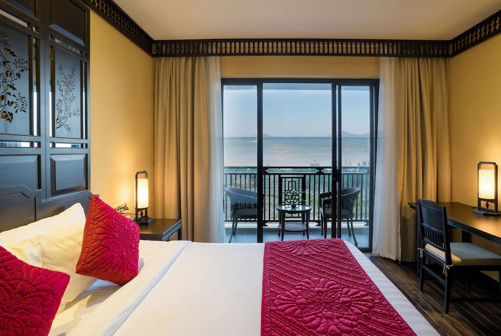Premier Suite, Balcony - Photo 3