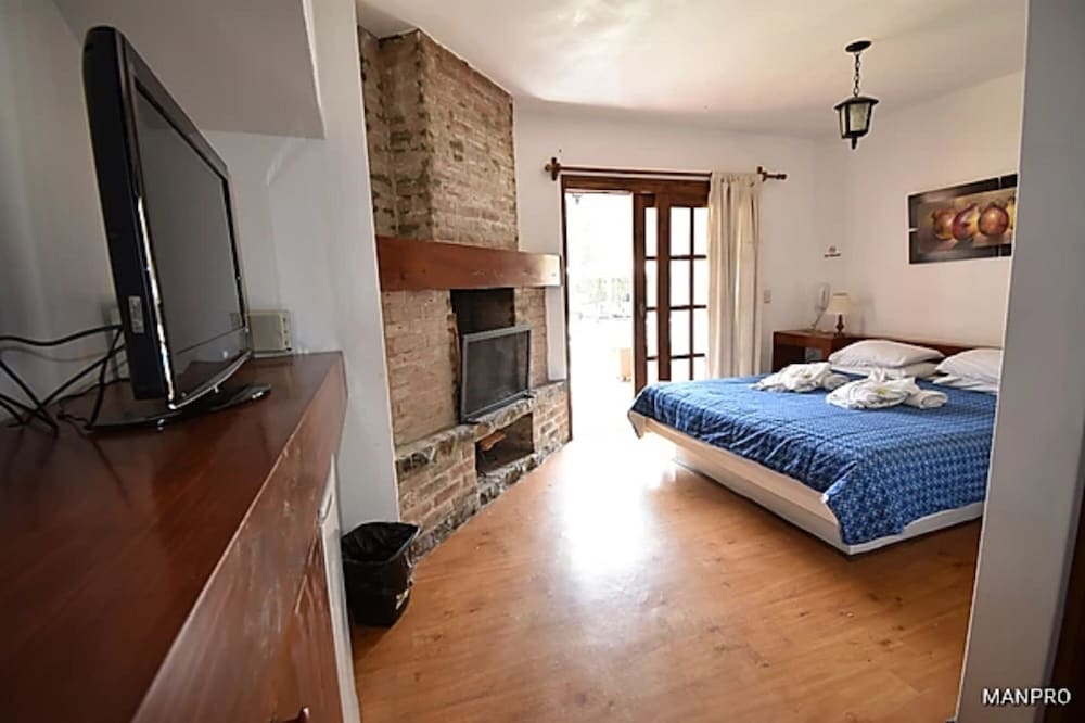 Family Triple Room, Multiple Beds photo 3