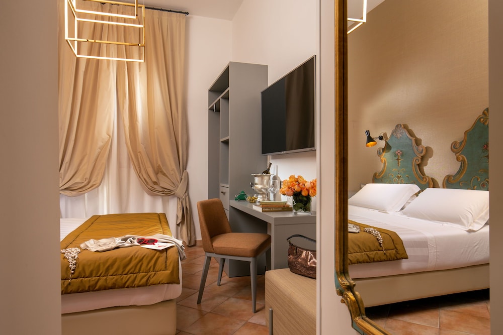 Double Room thumbnail 6