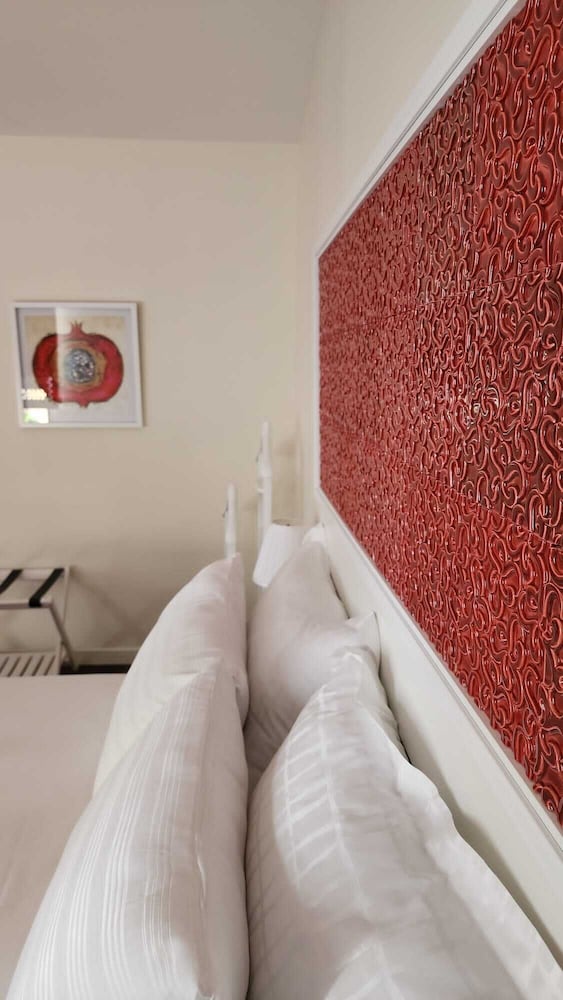 Comfort Room - Photo 4