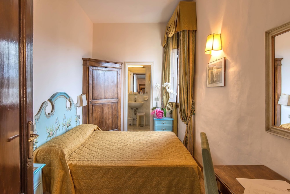 Classic Single Room