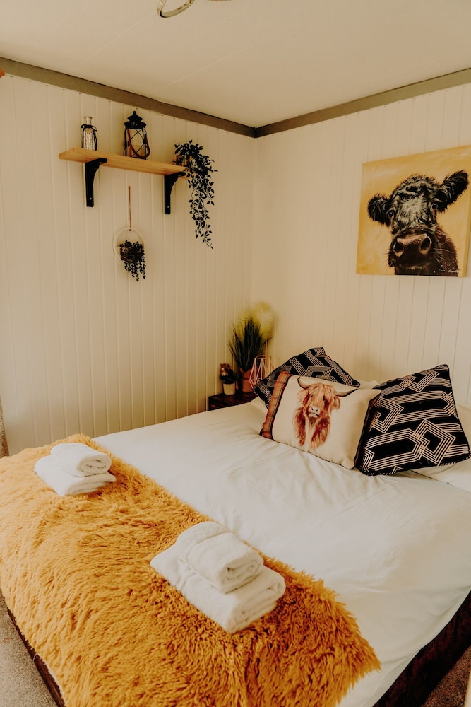 Luxury Cabin, Accessible, Private Bathroom