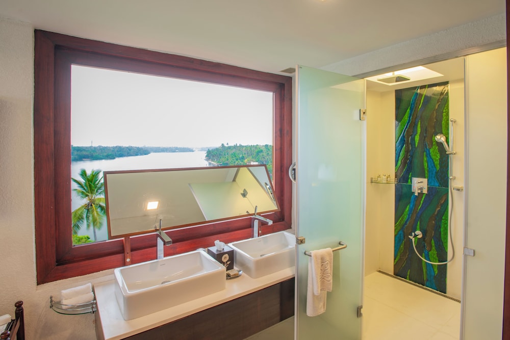 Royal Suite with Panoramic View - Photo 3