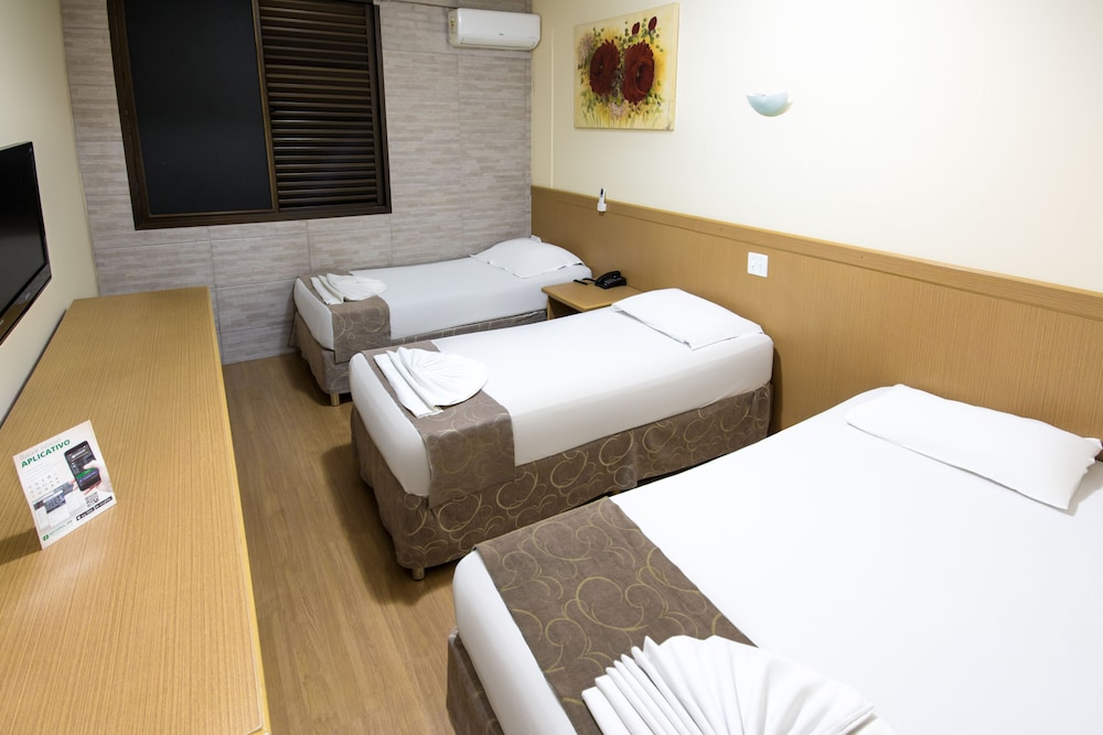 Standard Quadruple Room - Photo 4