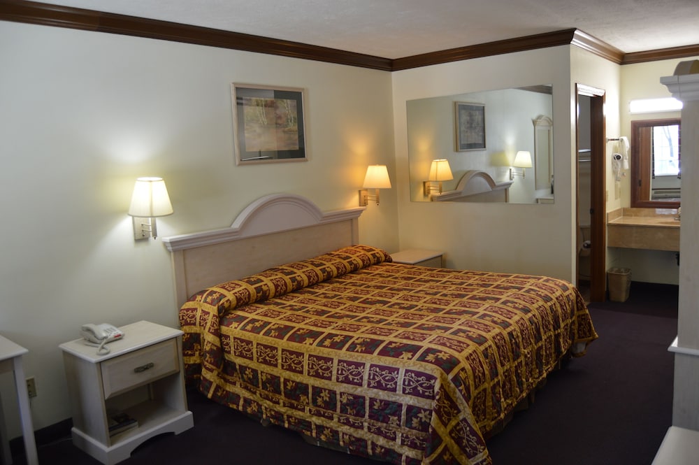 Standard Room, 1 King Bed photo 3