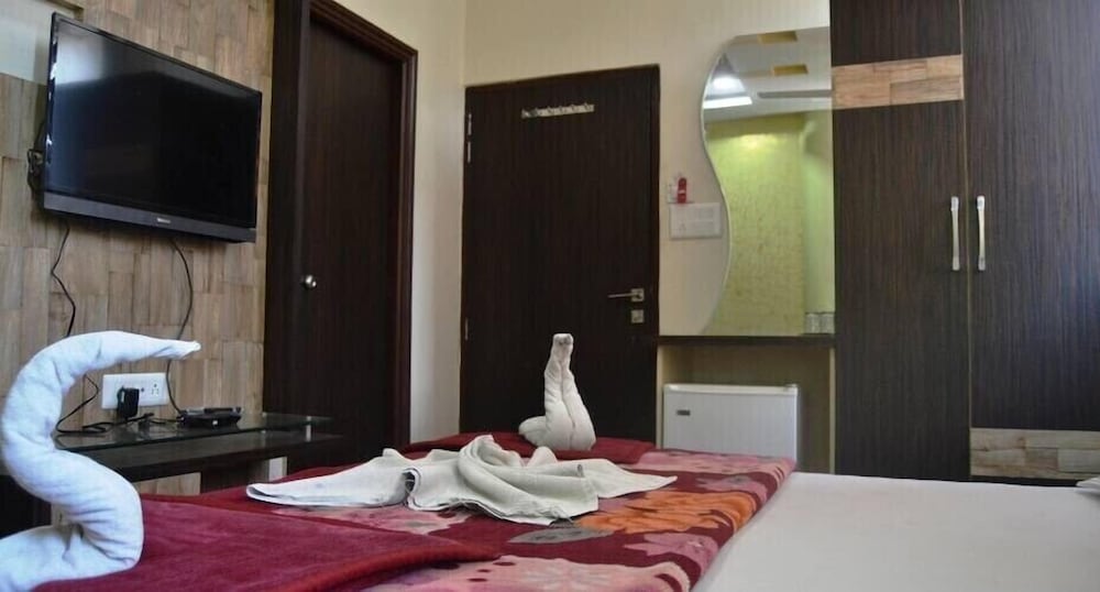 Deluxe Room - Photo 7